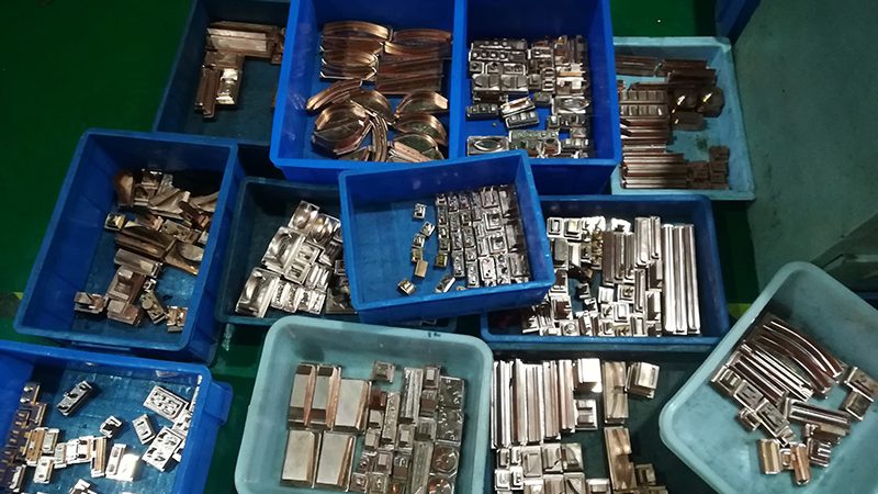 汽车模具设计制造：关键环节与选择要点**